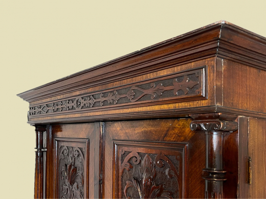 Edler 1880er Kleiderschrank ANTIK Gründerzeit Nußbaum Säulen Schrank von 1880