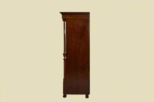 1880er Kleiderschrank ANTIK Gründerzeit VINTAGE Nußbaum Säulen Schrank von 1880