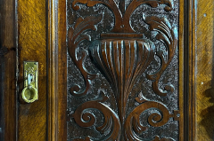 Edler 1880er Kleiderschrank ANTIK Gründerzeit Nußbaum Säulen Schrank von 1880