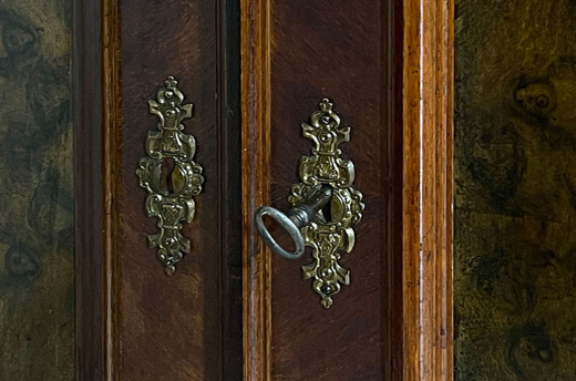 1880er Vertiko ANTIK Gründerzeit VINTAGE Nußbaum Kommode Schrank von 1880