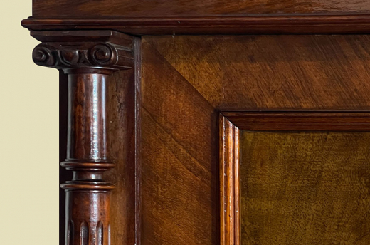 1880er Kleiderschrank ANTIK Gründerzeit VINTAGE Nußbaum Säulen Schrank von 1880