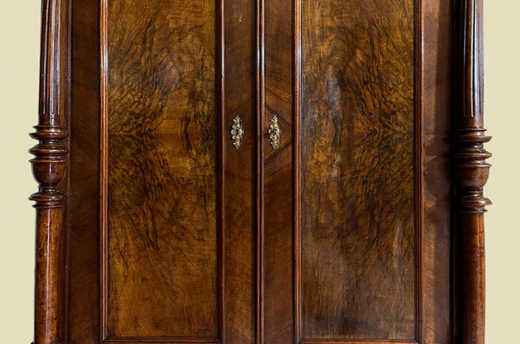 1880er Kleiderschrank ANTIK Gründerzeit VINTAGE Nußbaum Säulen Schrank von 1880