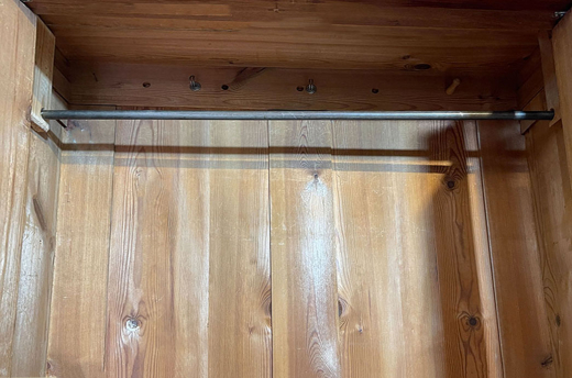 1880er Kleiderschrank ANTIK Gründerzeit VINTAGE Nußbaum Säulen Schrank von 1880