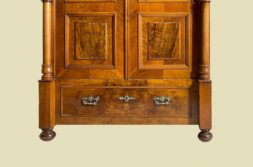 Vitrine ANTIK Gründerzeit VINTAGE Nußbaum Bücher Säulen Schrank von 1880