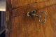 BLENDER Schrank Biedermeier Antik Handpoliert Mahagoni Wäscheschrank von 1820